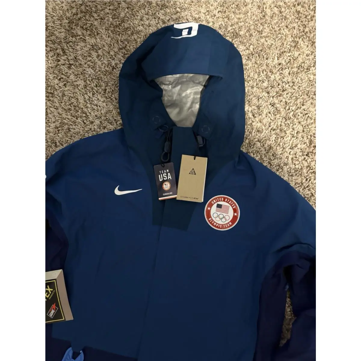Nike clothing - Blue (UPC: 195243915300) 2