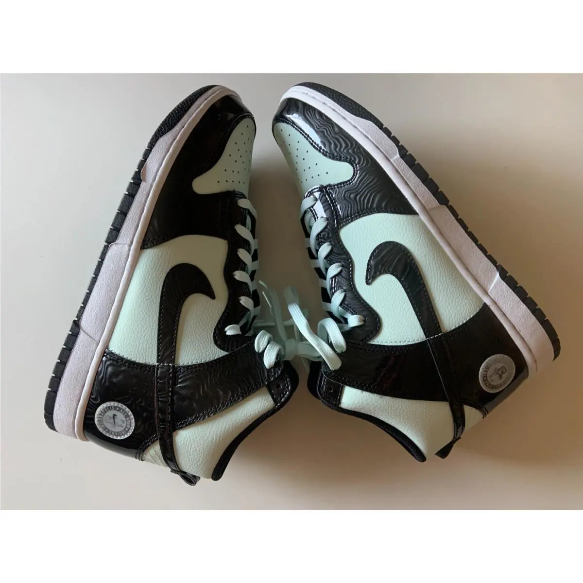 Nike shoes - BARLEY GREEN/BLACK (UPC: 194502495140) 3