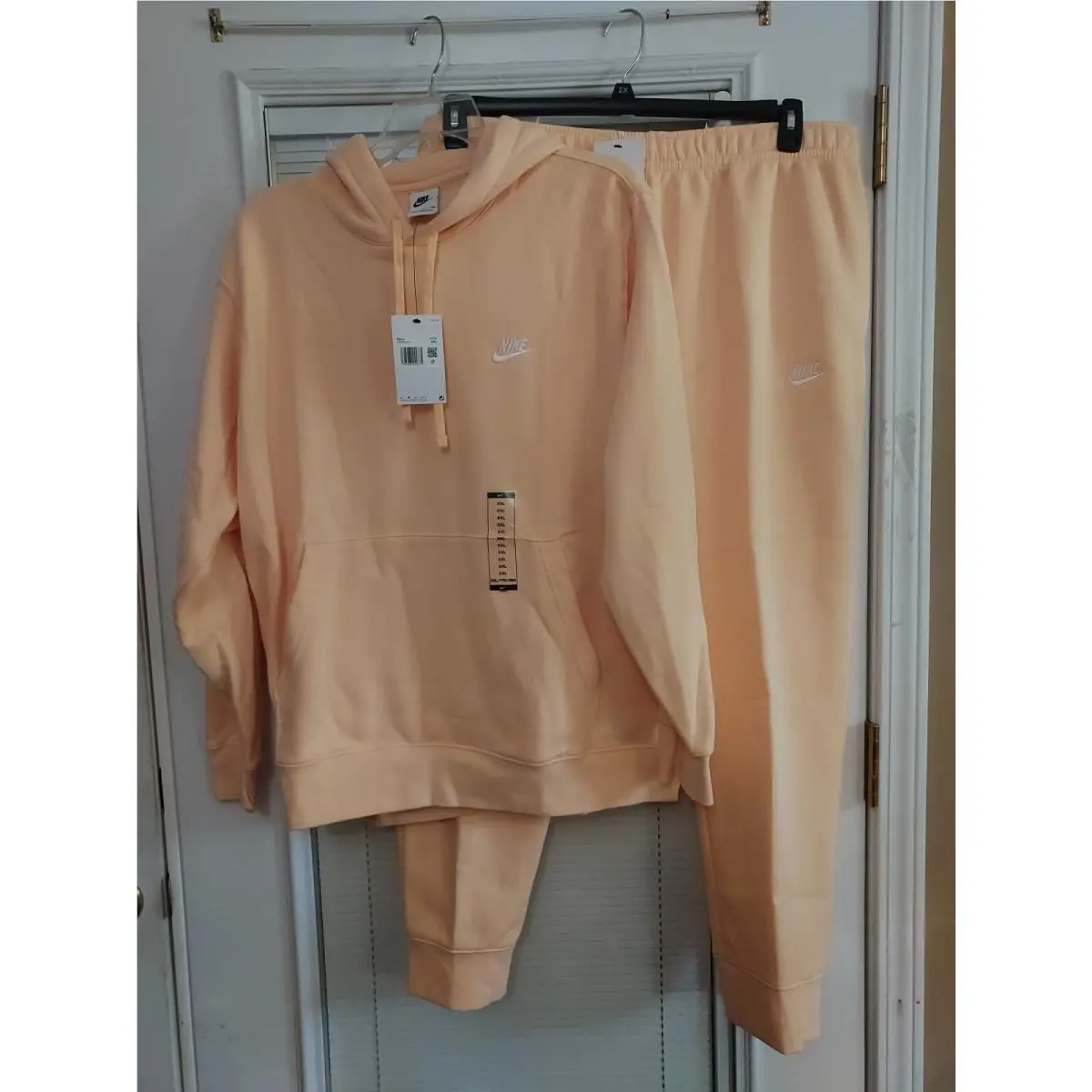 Nike clothing - Orange 4