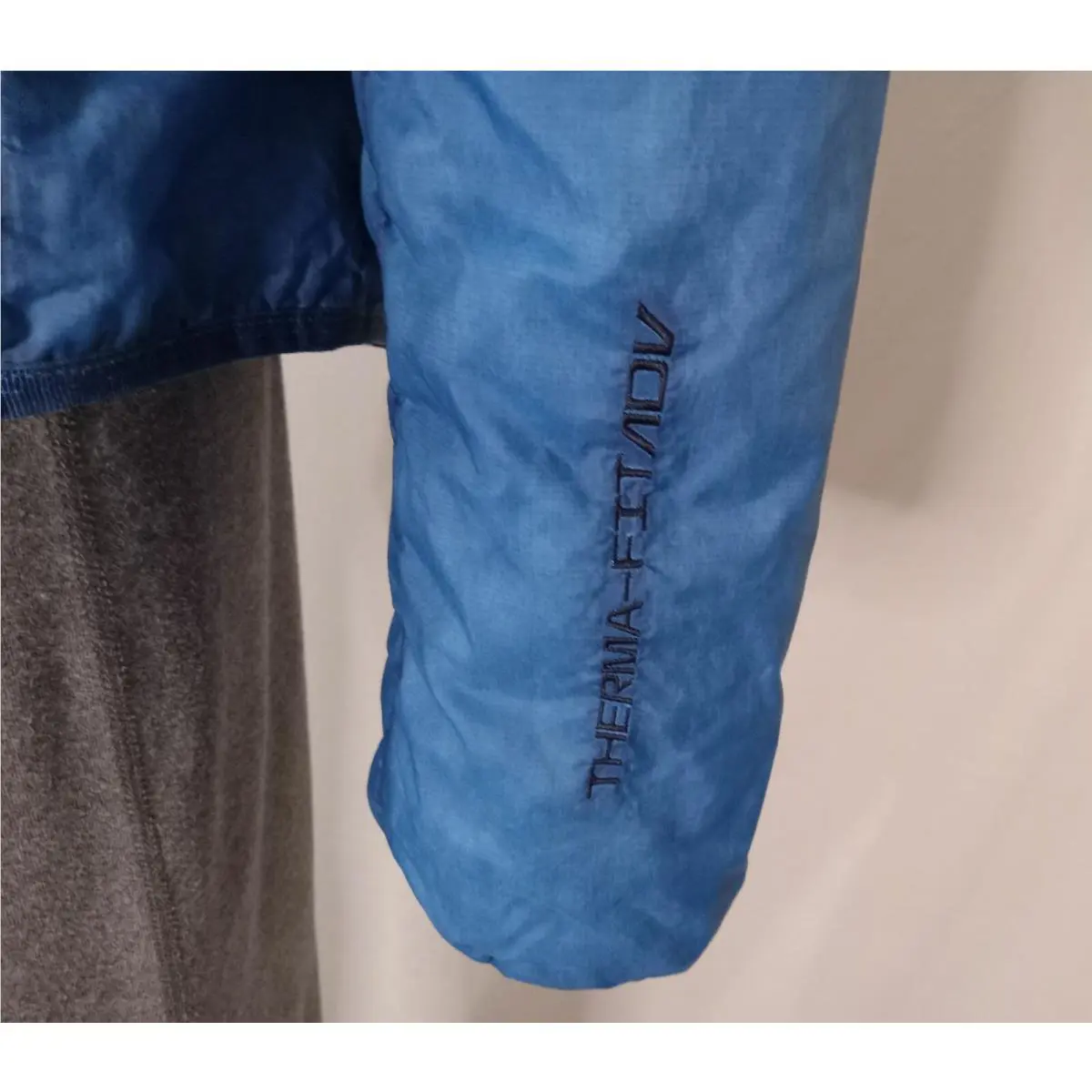 Nike clothing - Blue (UPC: 195243916314) 4