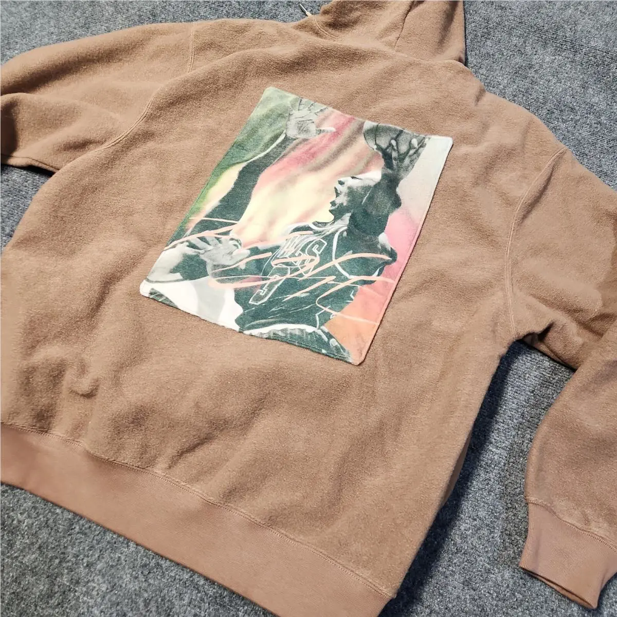 Nike clothing - Brown 3