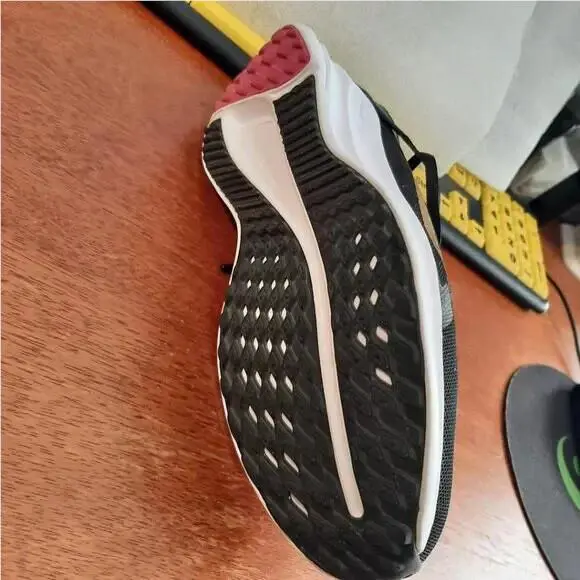Nike shoes - Black 3