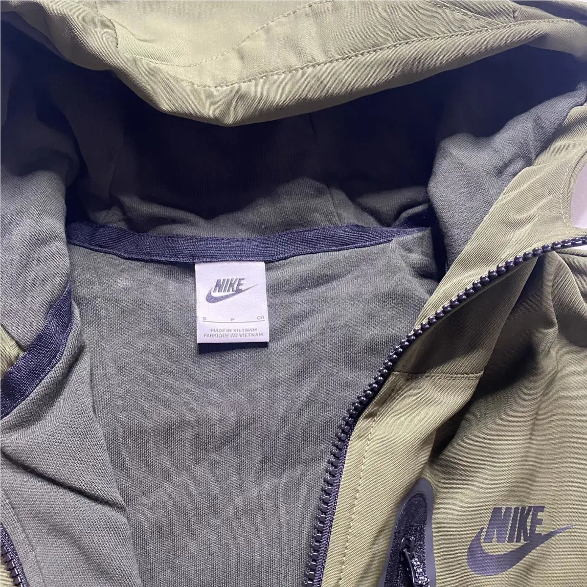 Nike clothing - Nike Sportswear Tech Essentials - Sportswear Tech Essentials - CU4485-326 - Green, Manufacturer: Rough Green/Sequoia/Black (UPC: 195242874783) 4