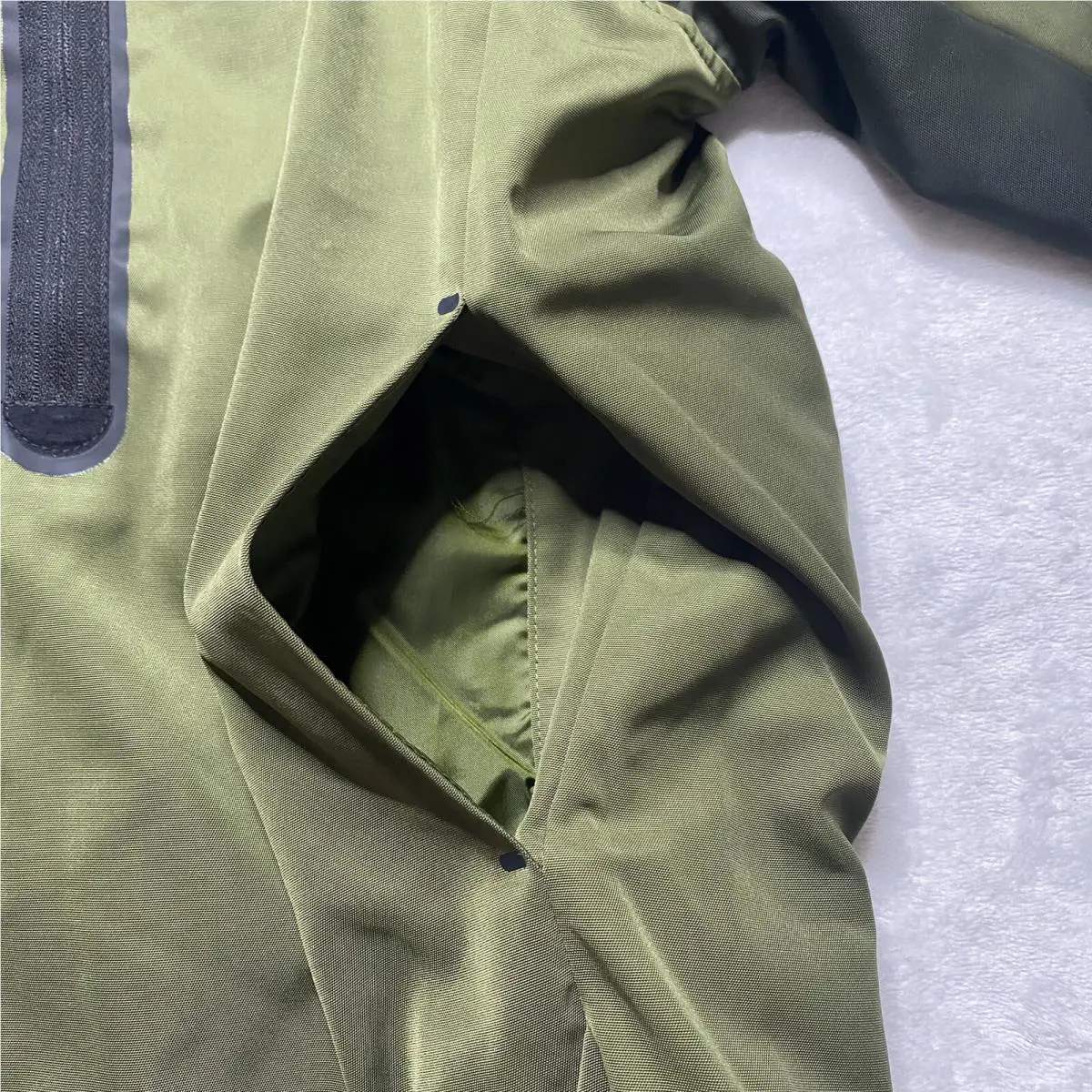 Nike clothing - Nike Sportswear Tech Essentials - Sportswear Tech Essentials - CU4485-326 - Green, Manufacturer: Rough Green/Sequoia/Black (UPC: 195242874783) 5