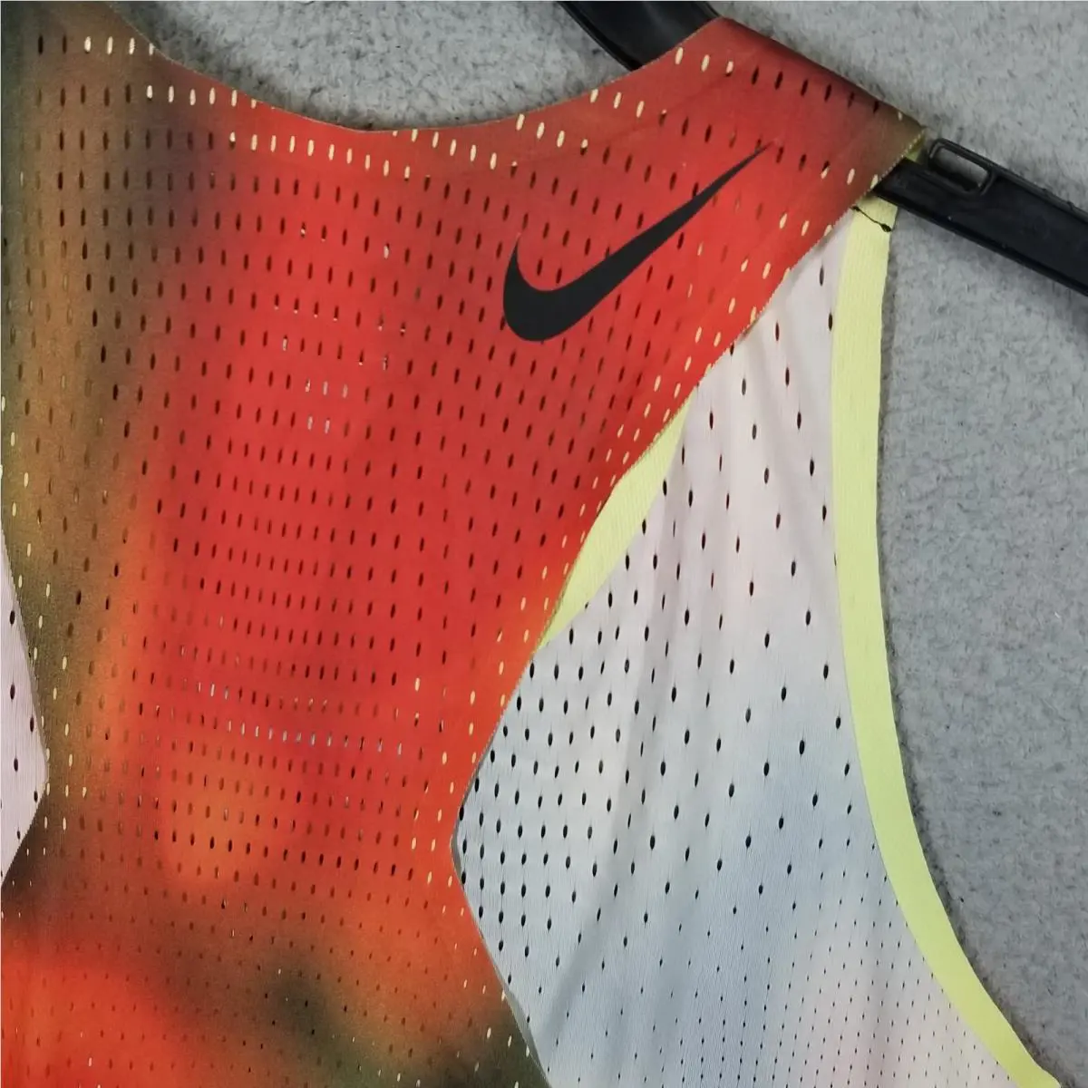 Nike clothing - Light Lemon Twist/Light Crimson/Black/Black 9