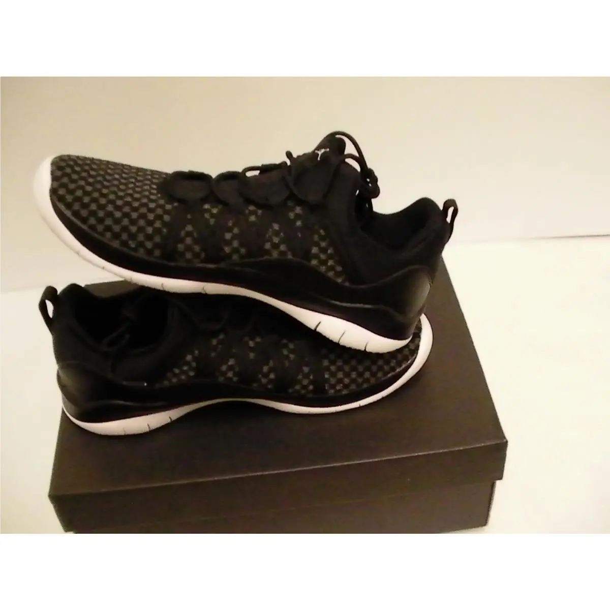 Nike shoes - Multi-Color (UPC: 886549950293) 2
