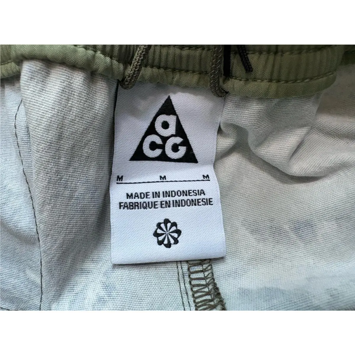 Nike clothing - Nike ACG Smith Summit AOP - FB8199386 - Oil Green/Medium Olive/Reflective Silver 2