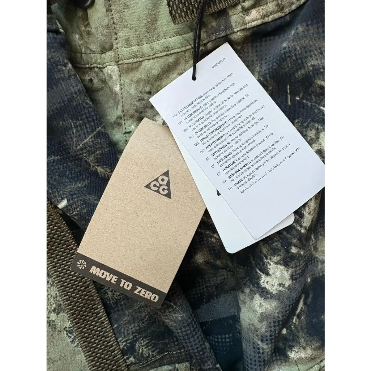 Nike clothing - Nike ACG Smith Summit AOP - FB8199386 - Oil Green/Medium Olive/Reflective Silver 4