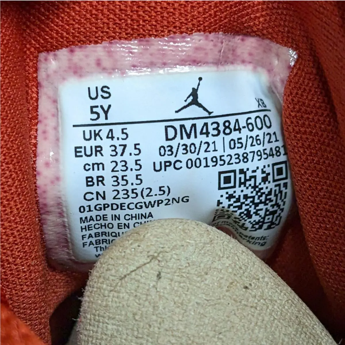 Nike shoes - Air Jordan 1 Mid SE GS - DM4384-600 - Red, Manufacturer: Cinnabar/Hemp-White (UPC: 195238795481) 4