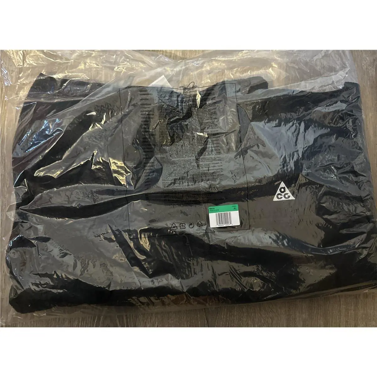 Nike clothing - Black (UPC: 196969100049) 7