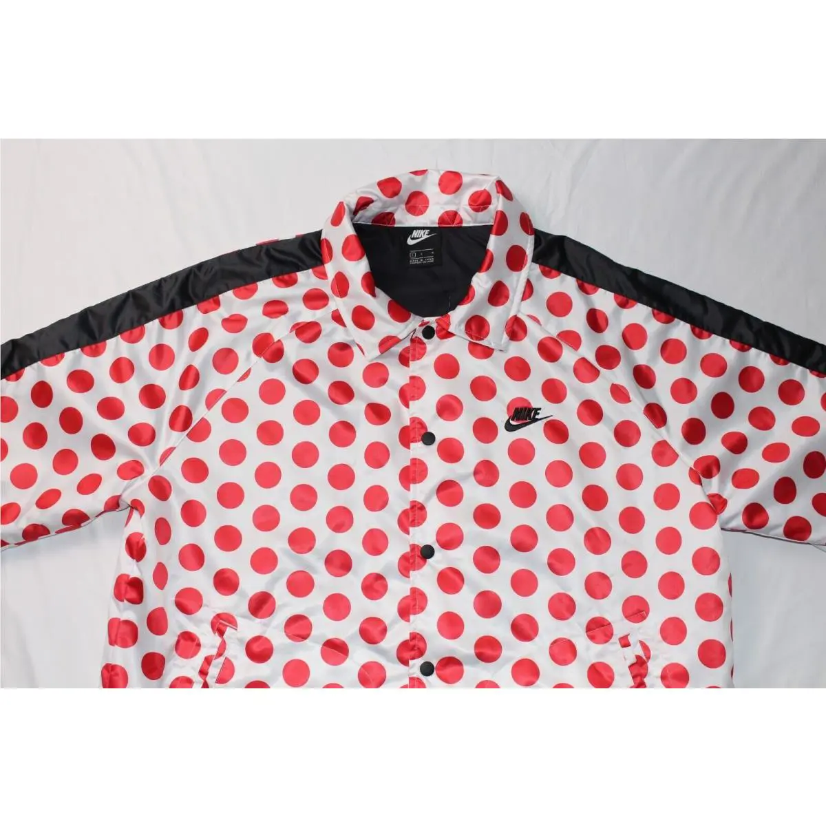 Nike clothing - Sportswear JDI - Sportswear JDI - Red (UPC: 193151021625) 2