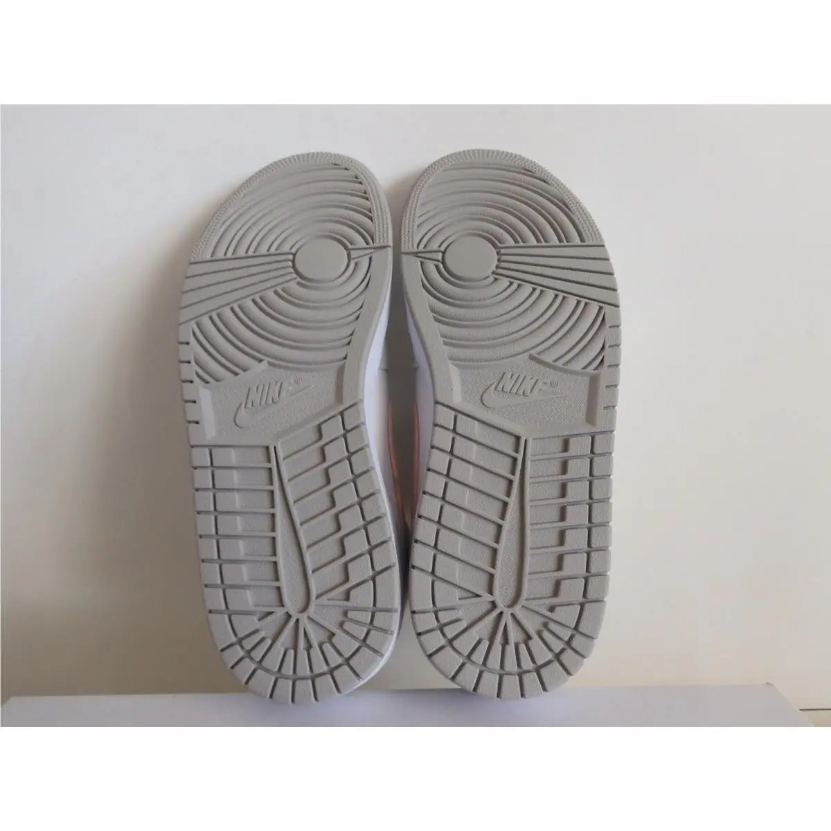 Nike shoes - Air Jordan 1 Mid SE - DN4045-001 - Gray (UPC: 195866350021) 5