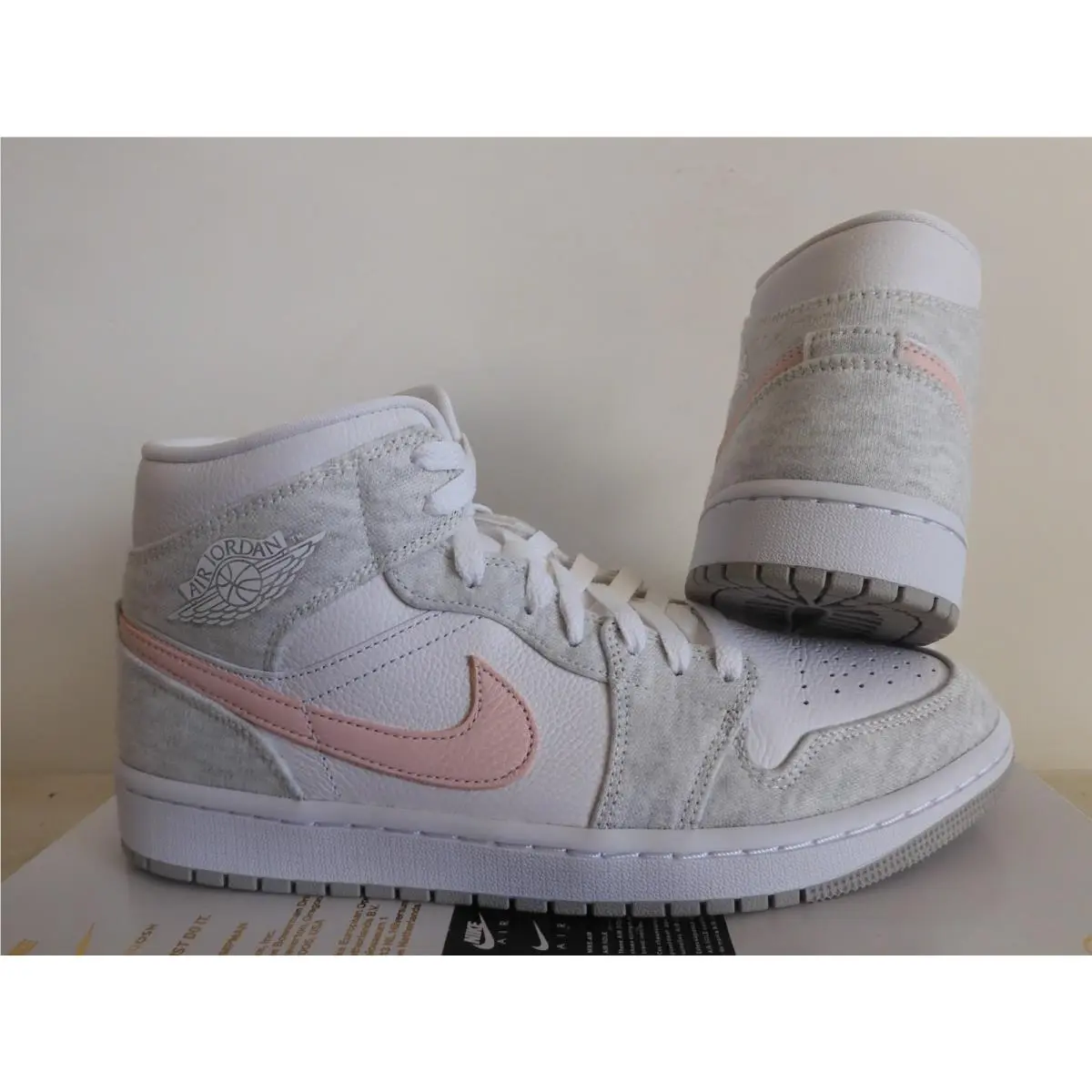 Nike shoes - Air Jordan 1 Mid SE - DN4045-001 - Gray (UPC: 195866350021) 1