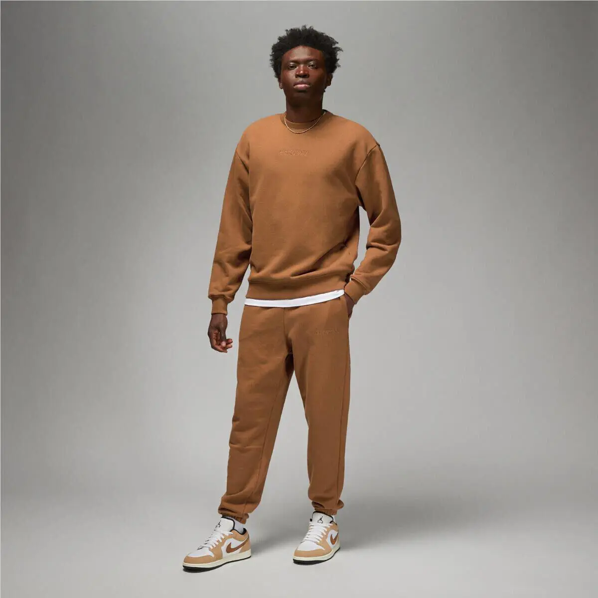 Nike clothing - FJ0696 281 - Brown 5