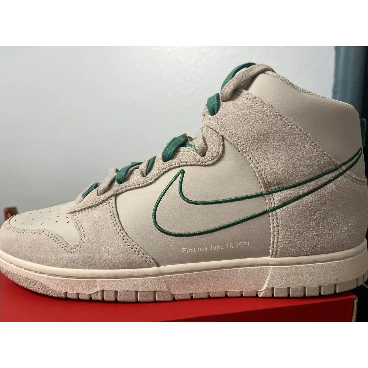 Nike shoes - DH0960-001 - DH0960-001 - Light Bone/Green Noise 2