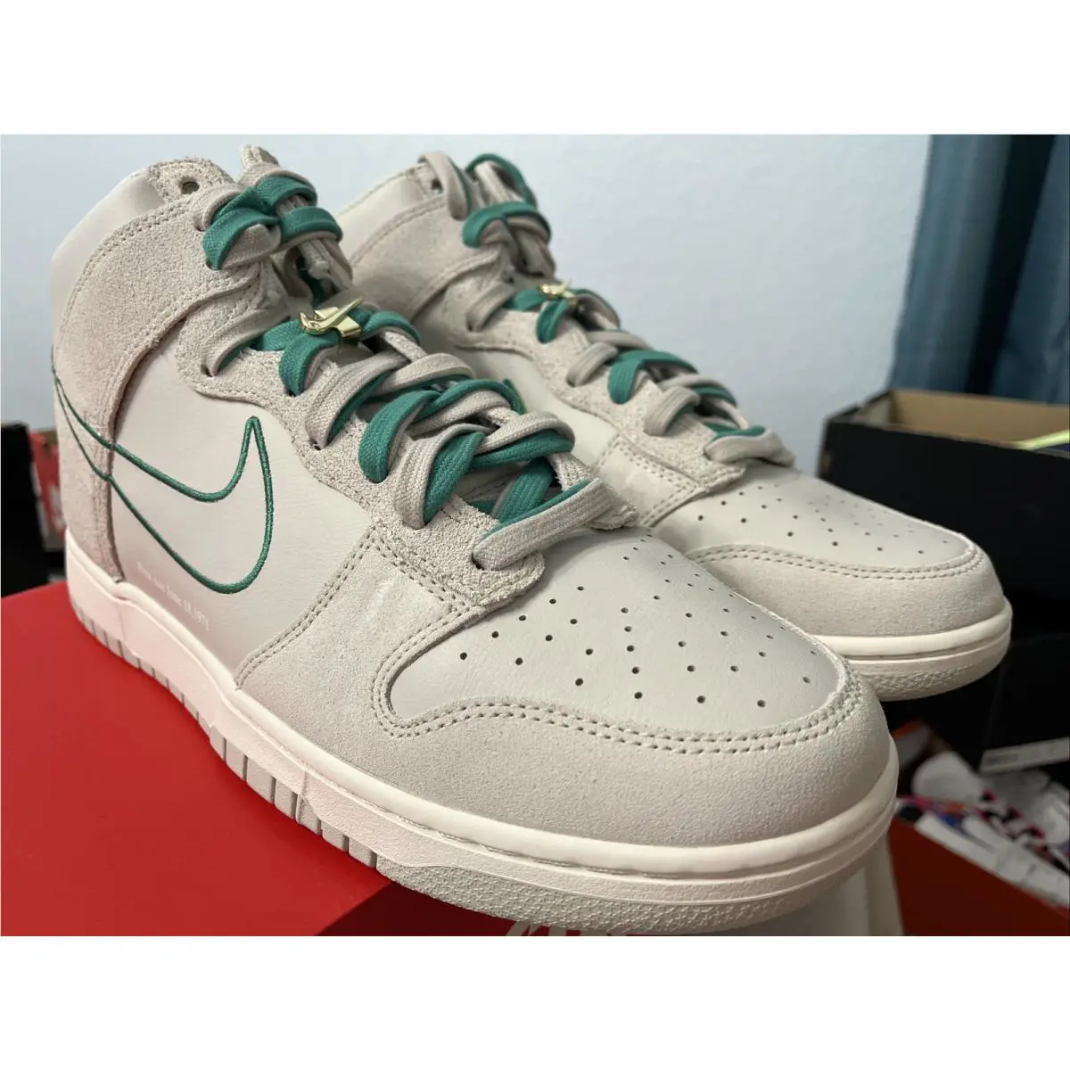 Nike shoes - DH0960-001 - DH0960-001 - Light Bone/Green Noise 4