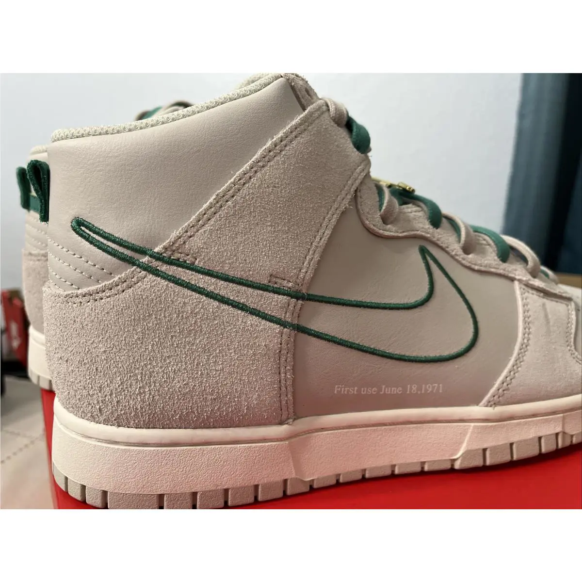Nike shoes - DH0960-001 - DH0960-001 - Light Bone/Green Noise 5