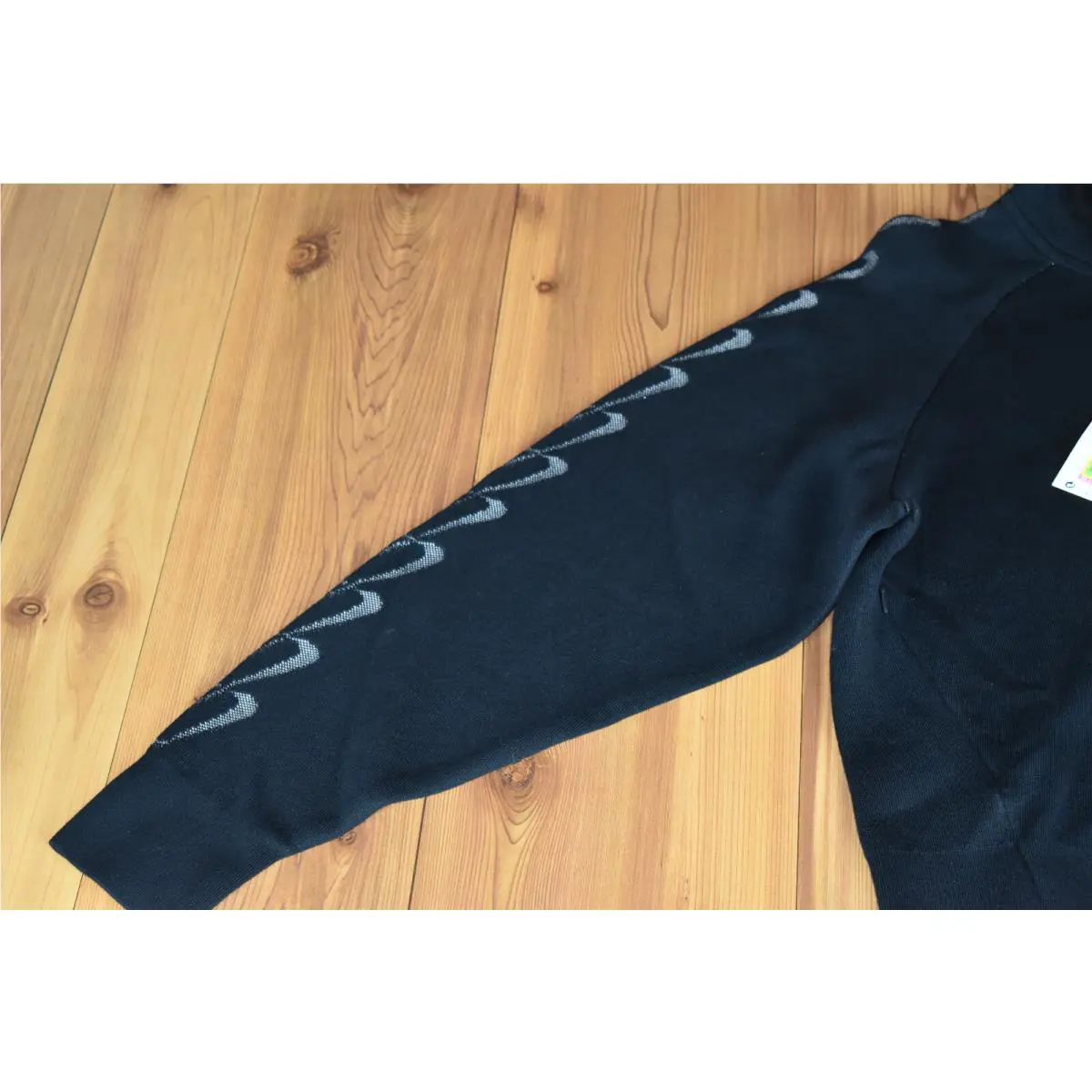 Nike clothing - BLACK (UPC: 887232605841) 1