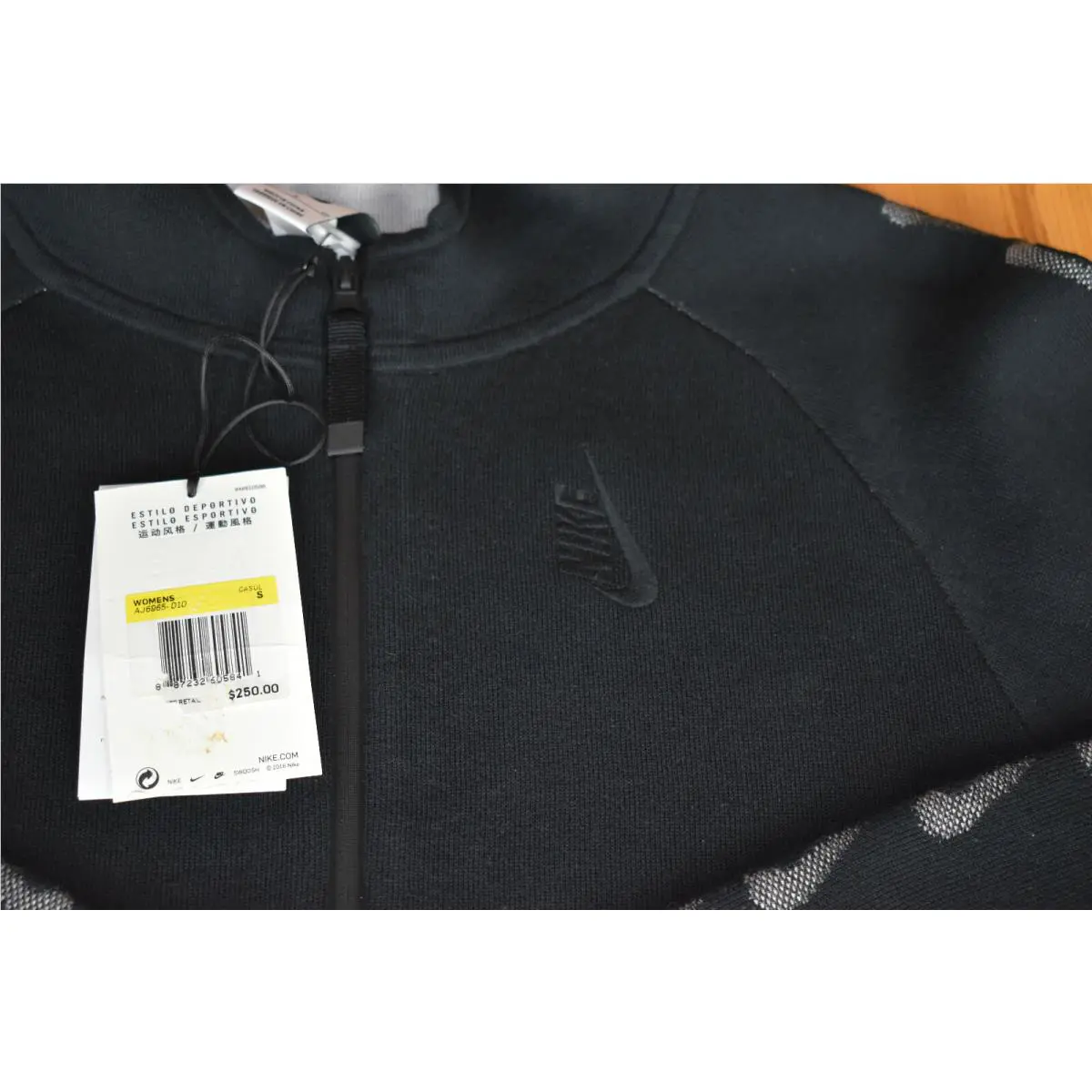 Nike clothing - BLACK (UPC: 887232605841) 4