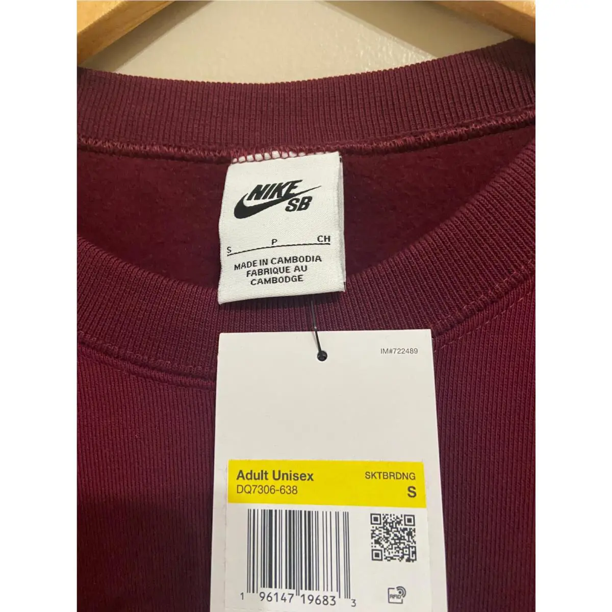 Nike clothing - Red 8