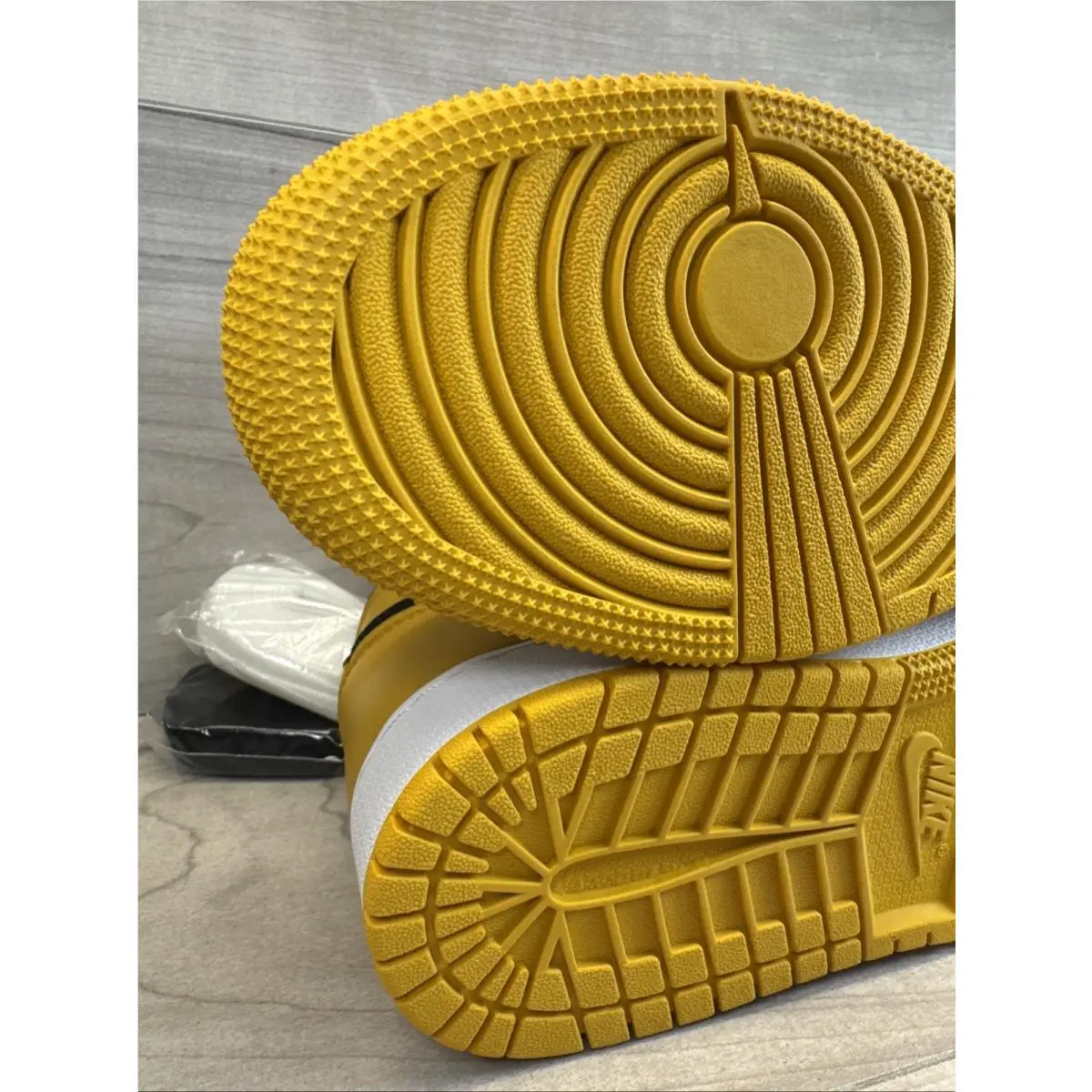 Nike shoes - Pollen OG - Pollen - 575441-701 - Black / Yellow (UPC: 0195238867775) 13
