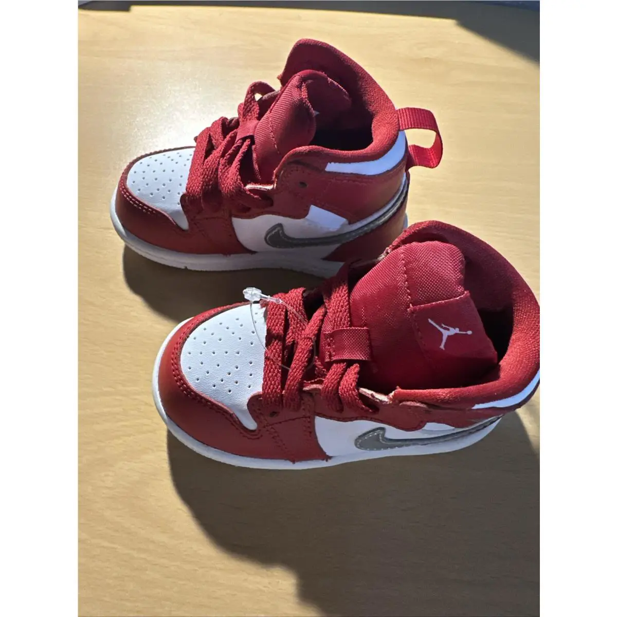 Nike shoes - Air Jordan 1 - Air - Red 3