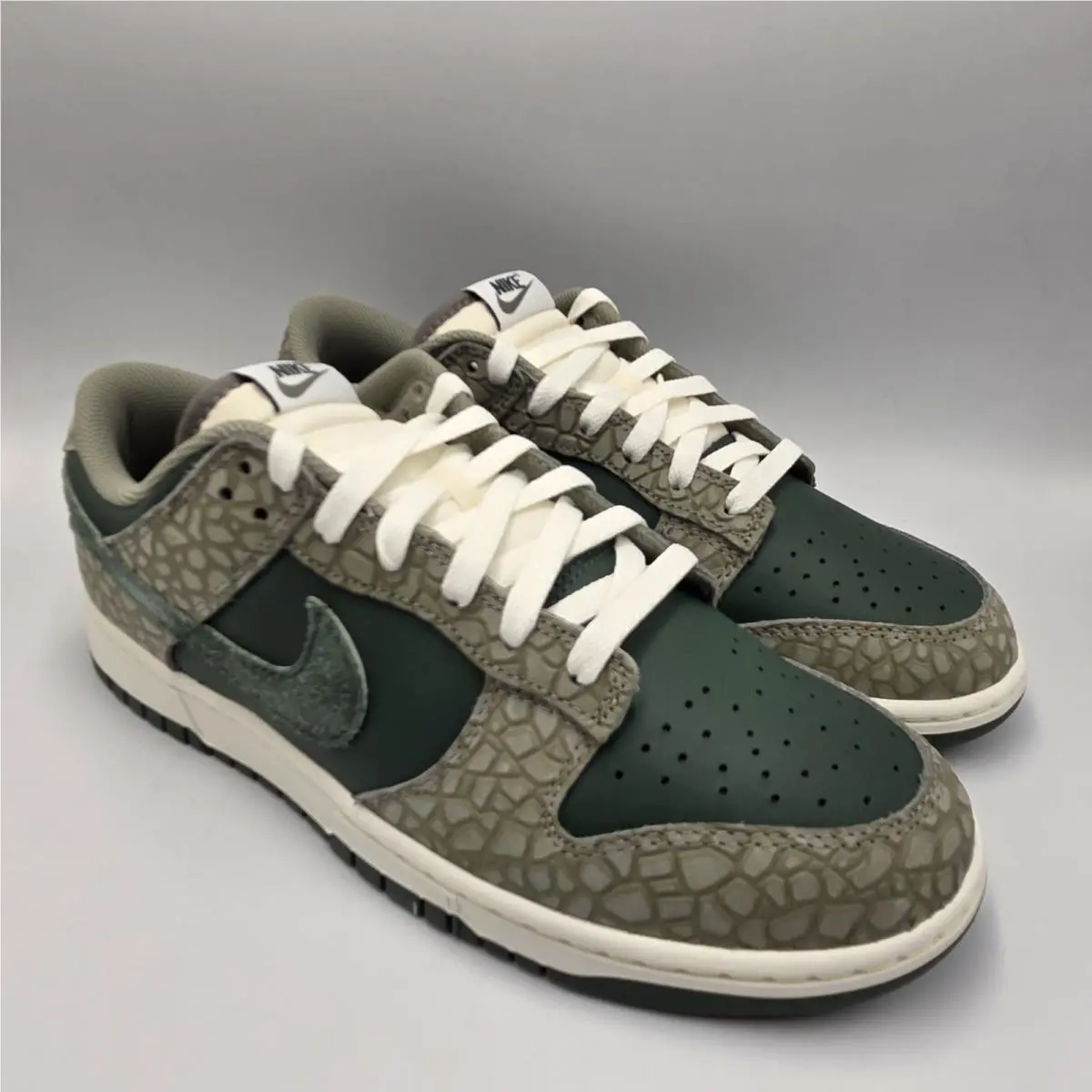Nike shoes - Nike Dunks - Dunks - HF4878-053 - Green 3