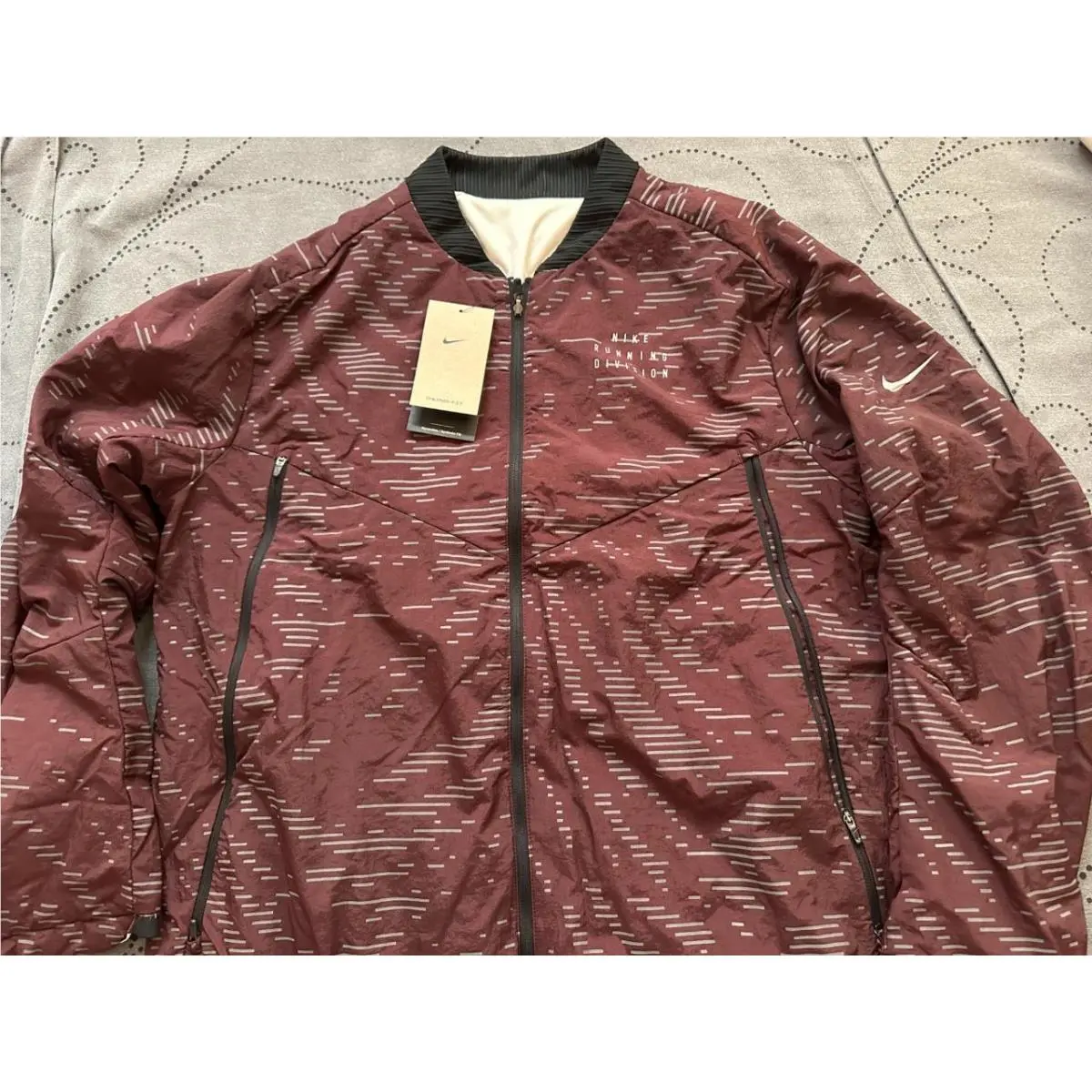 Nike clothing - BEIGE + DEEP RED + REFLECTIVE (UPC: 191886998564) 0