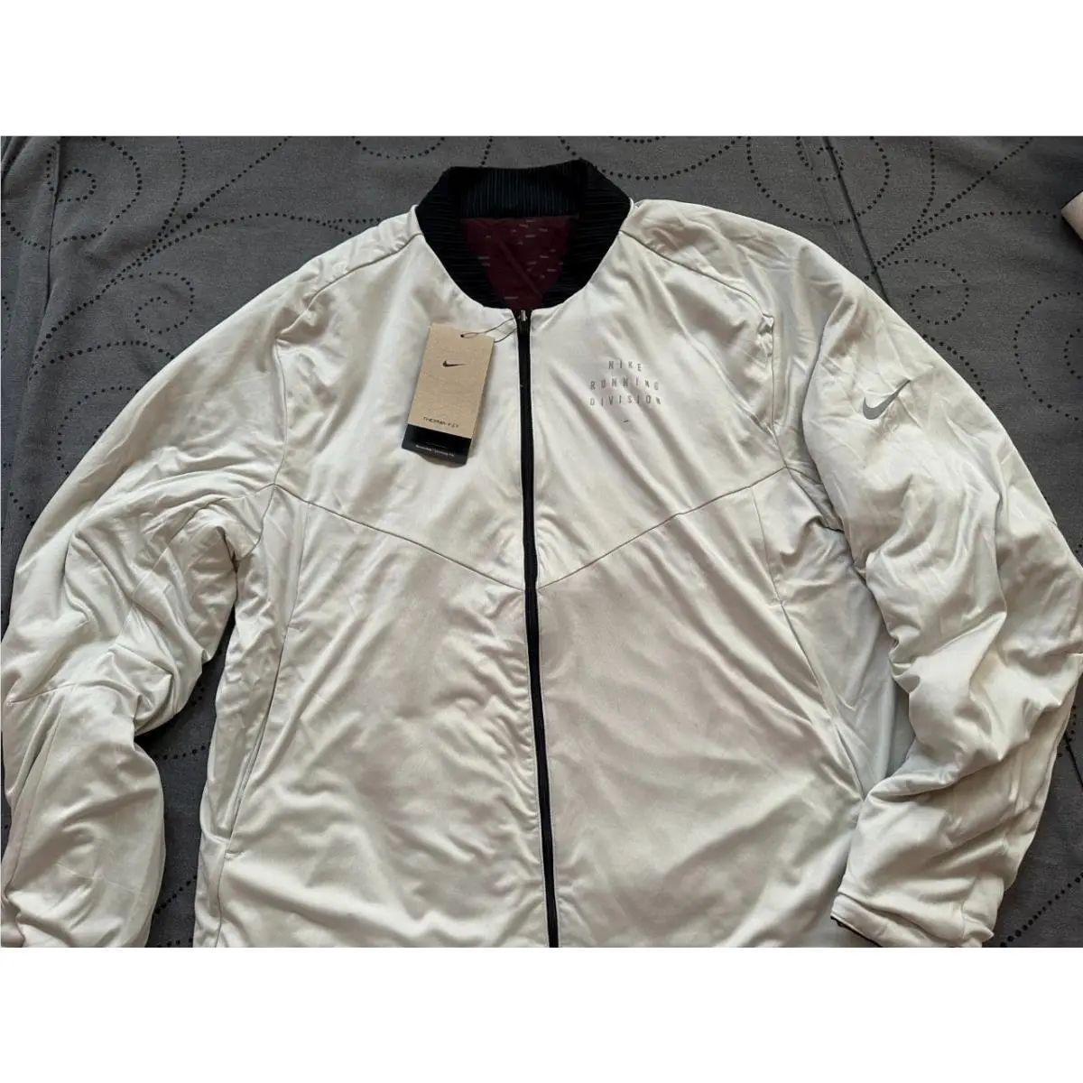 Nike clothing - BEIGE + DEEP RED + REFLECTIVE (UPC: 191886998564) 1