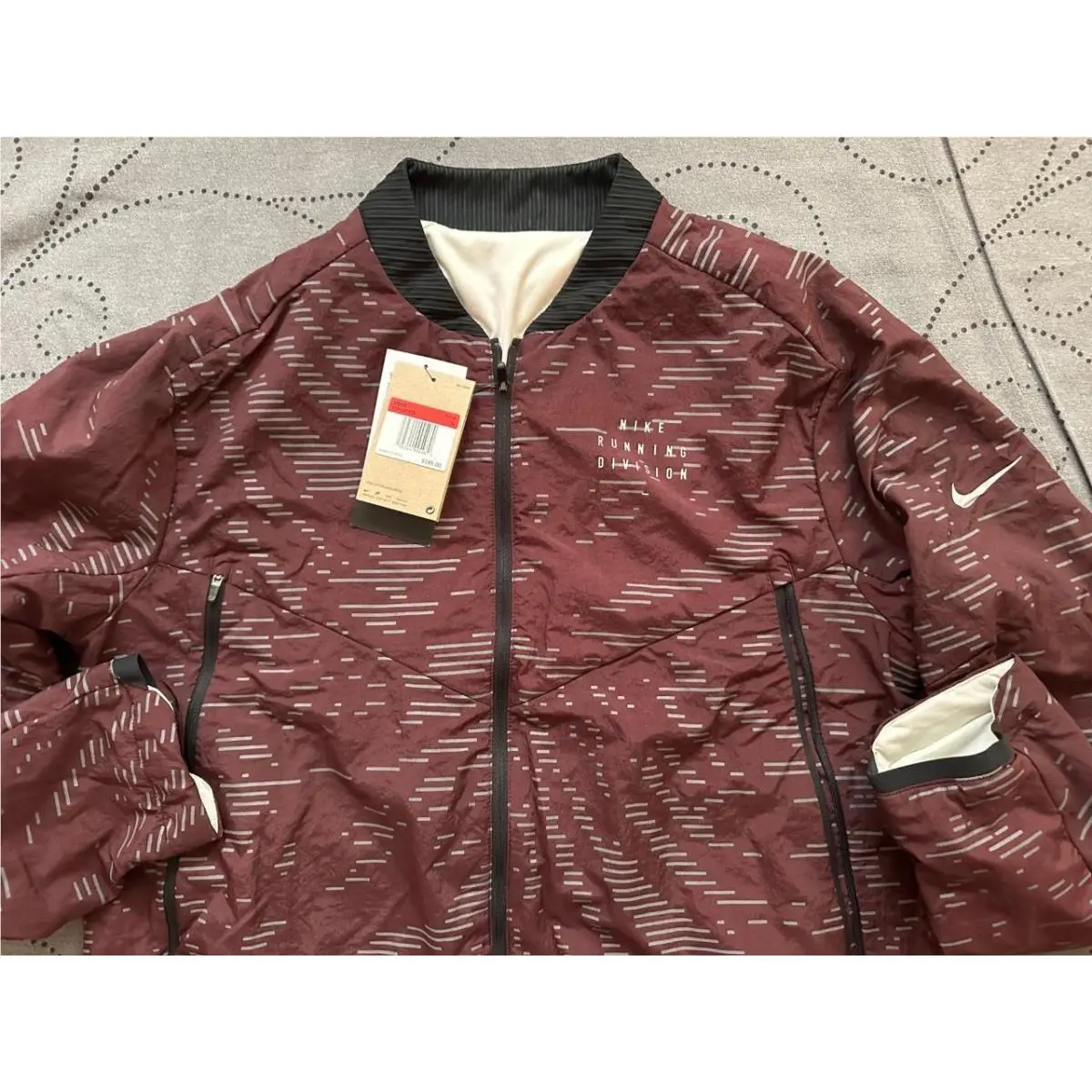 Nike clothing - BEIGE + DEEP RED + REFLECTIVE (UPC: 191886998564) 2