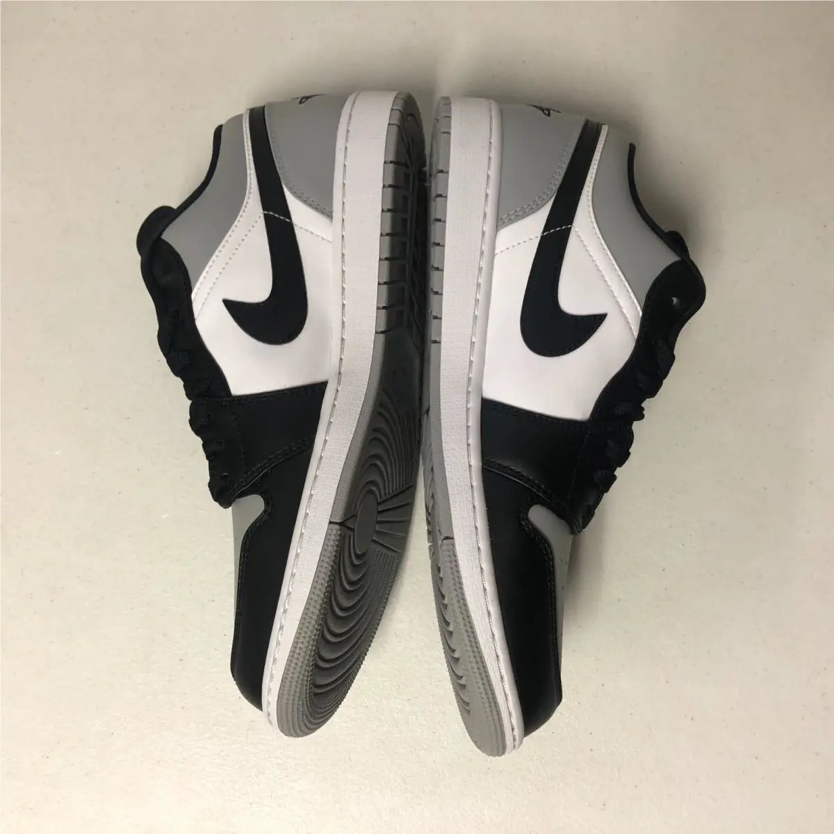 Nike shoes - Air Jordan 1 Low - Air Low - 553558-052 - Lt Smoke Grey/Black-White (UPC: 195866401334) 2