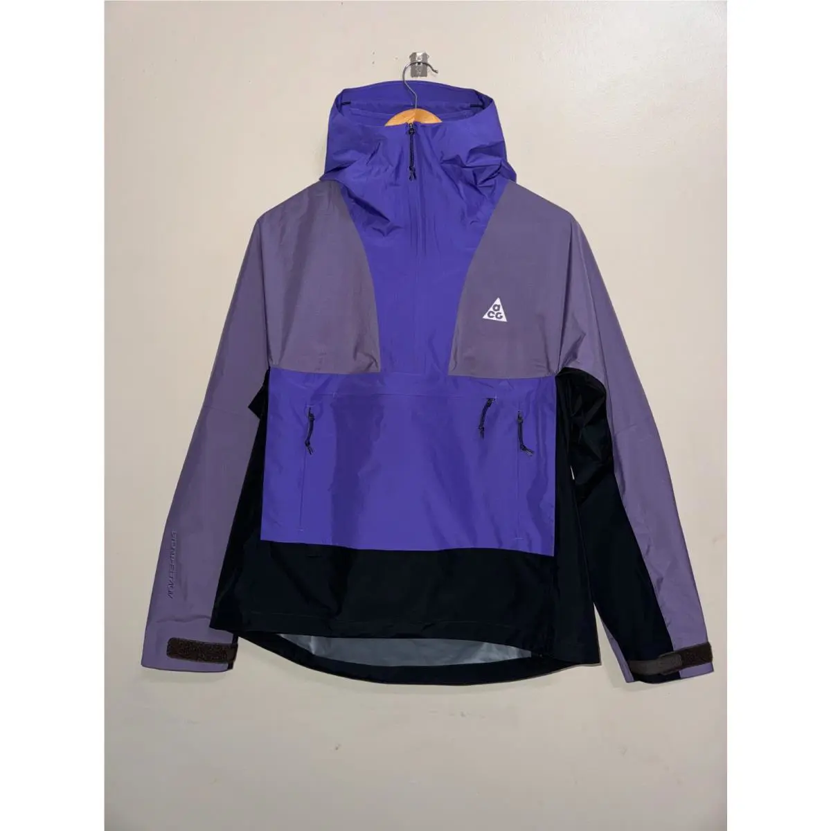 Nike clothing - Purple (UPC: 195868666908) 0