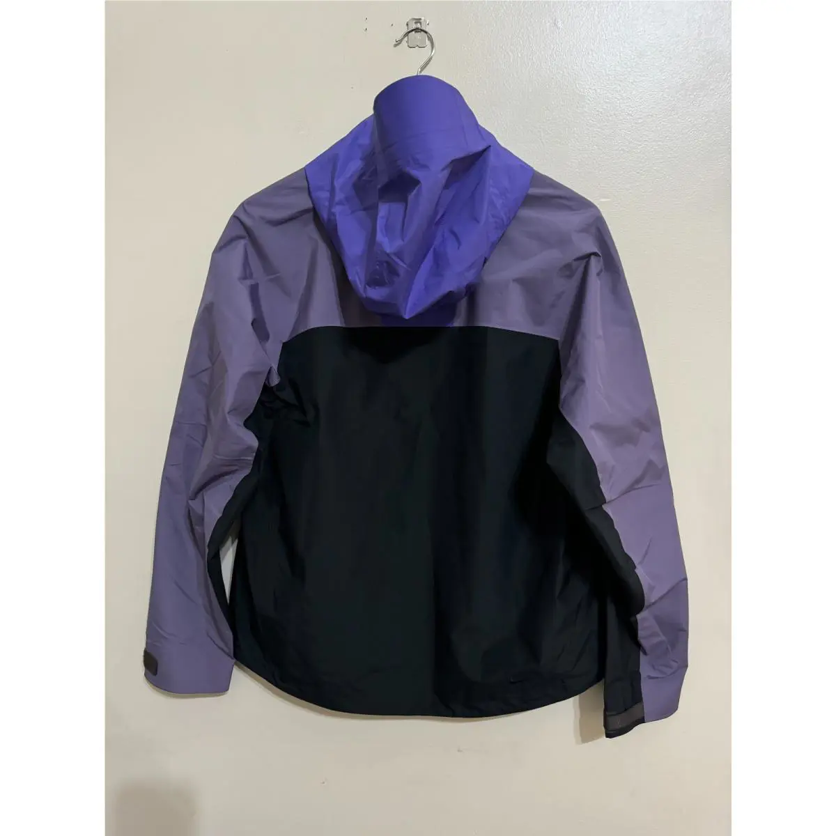 Nike clothing - Purple (UPC: 195868666908) 5