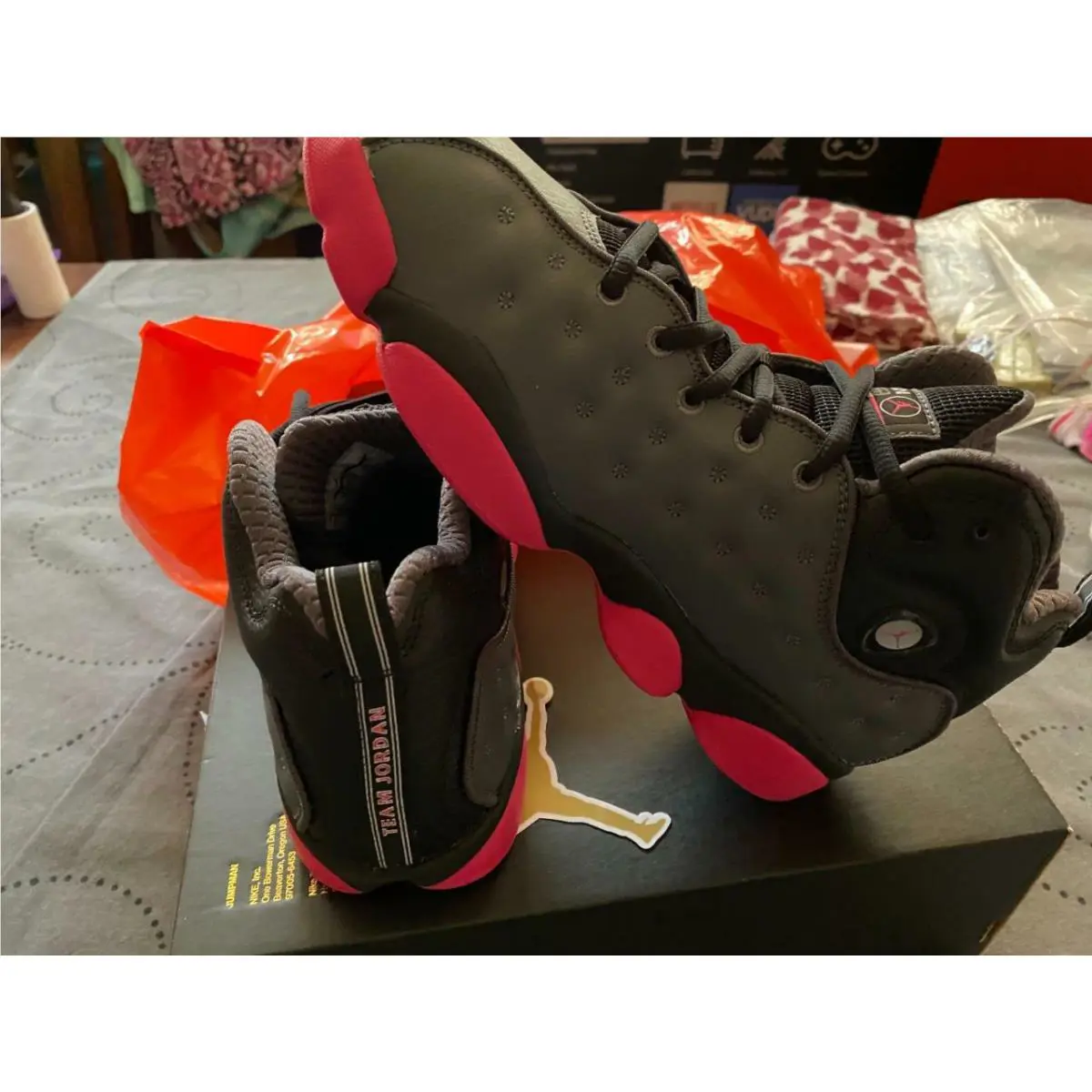 Nike shoes - Black & Pink (UPC: 887223187882) 0