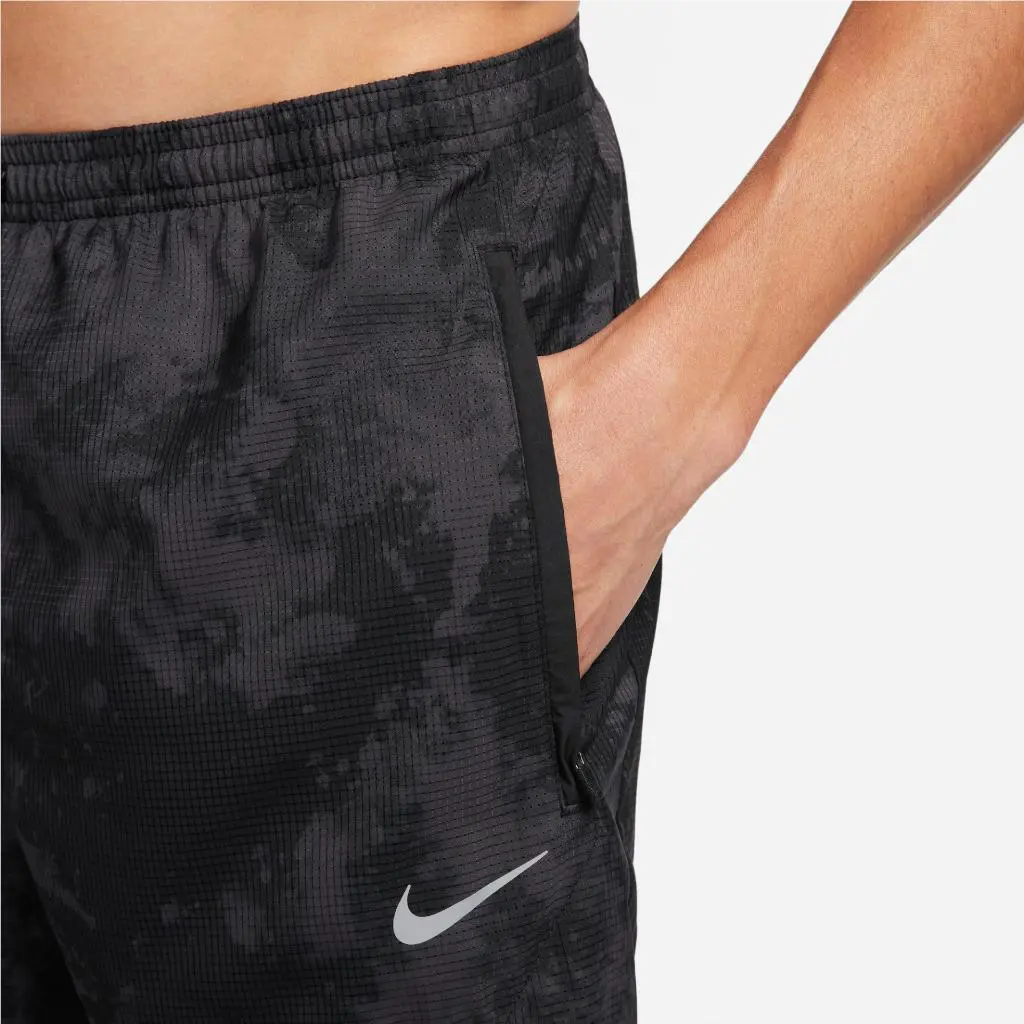 Nike clothing - Black (UPC: 196604280402) 1