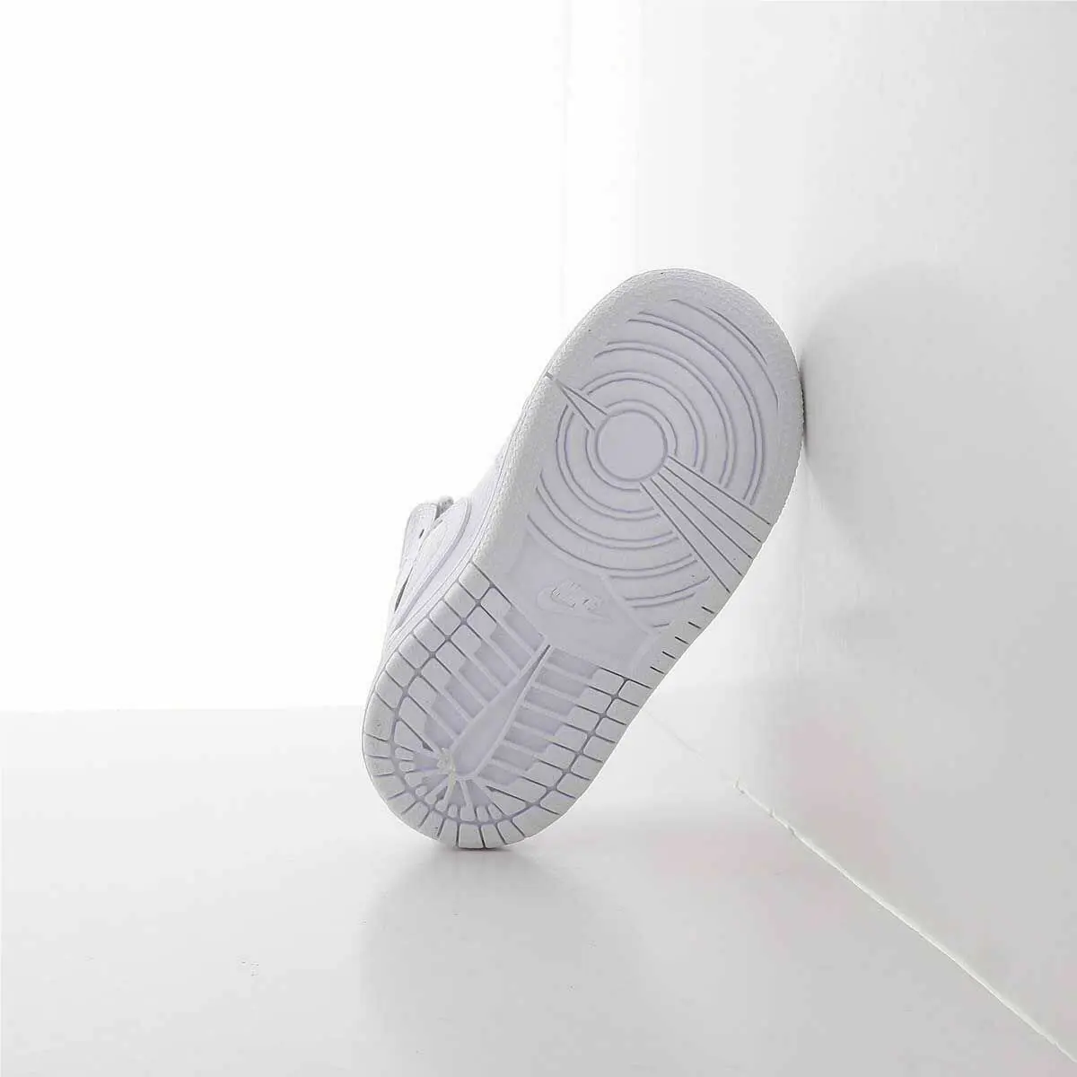Nike shoes - Jordan 1 Mid - Mid - White 3