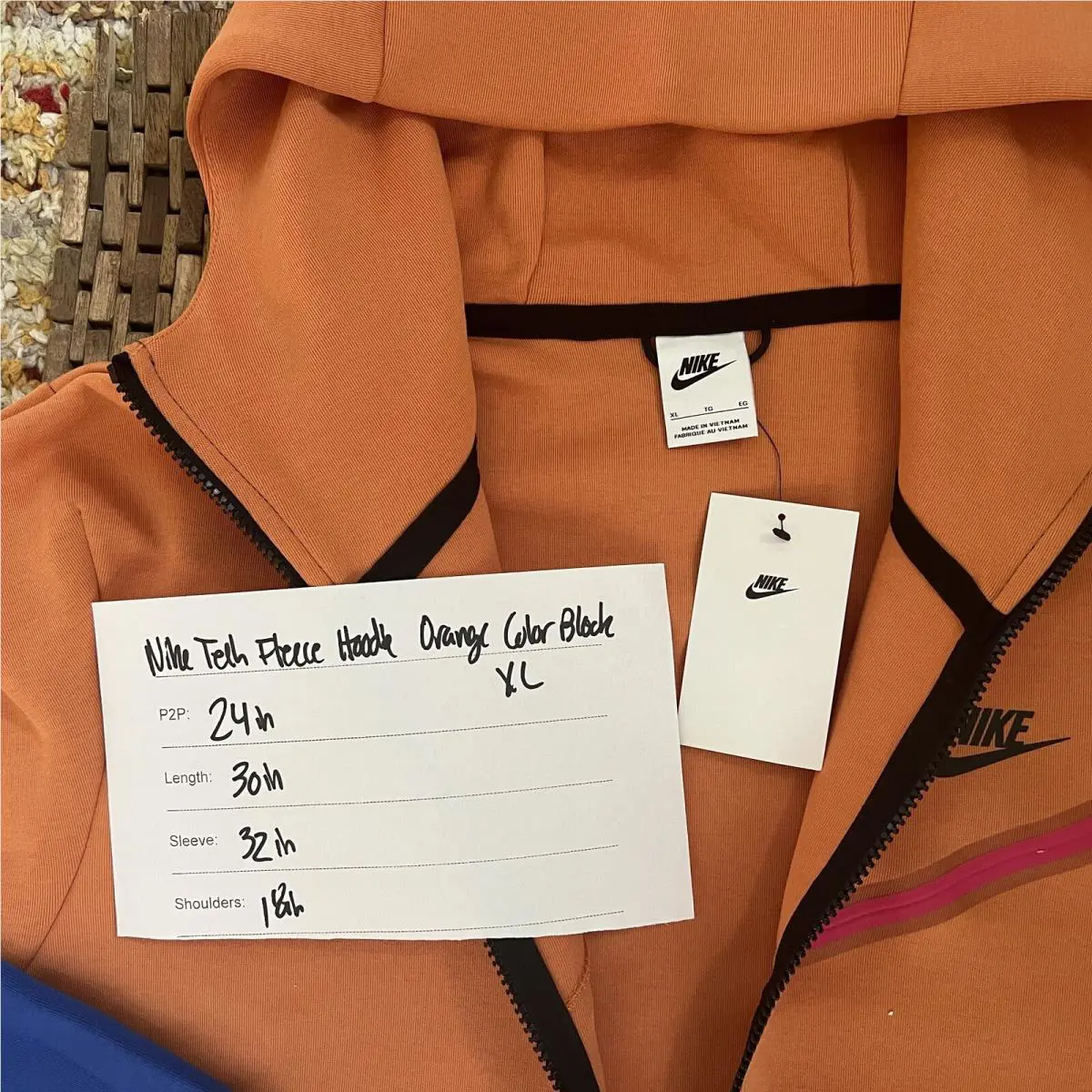 Nike clothing - Orange 2