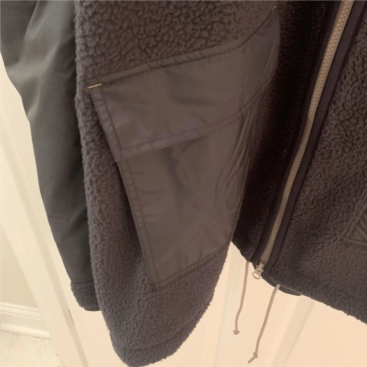 Nike clothing - Gray (UPC: 0195242975398) 4