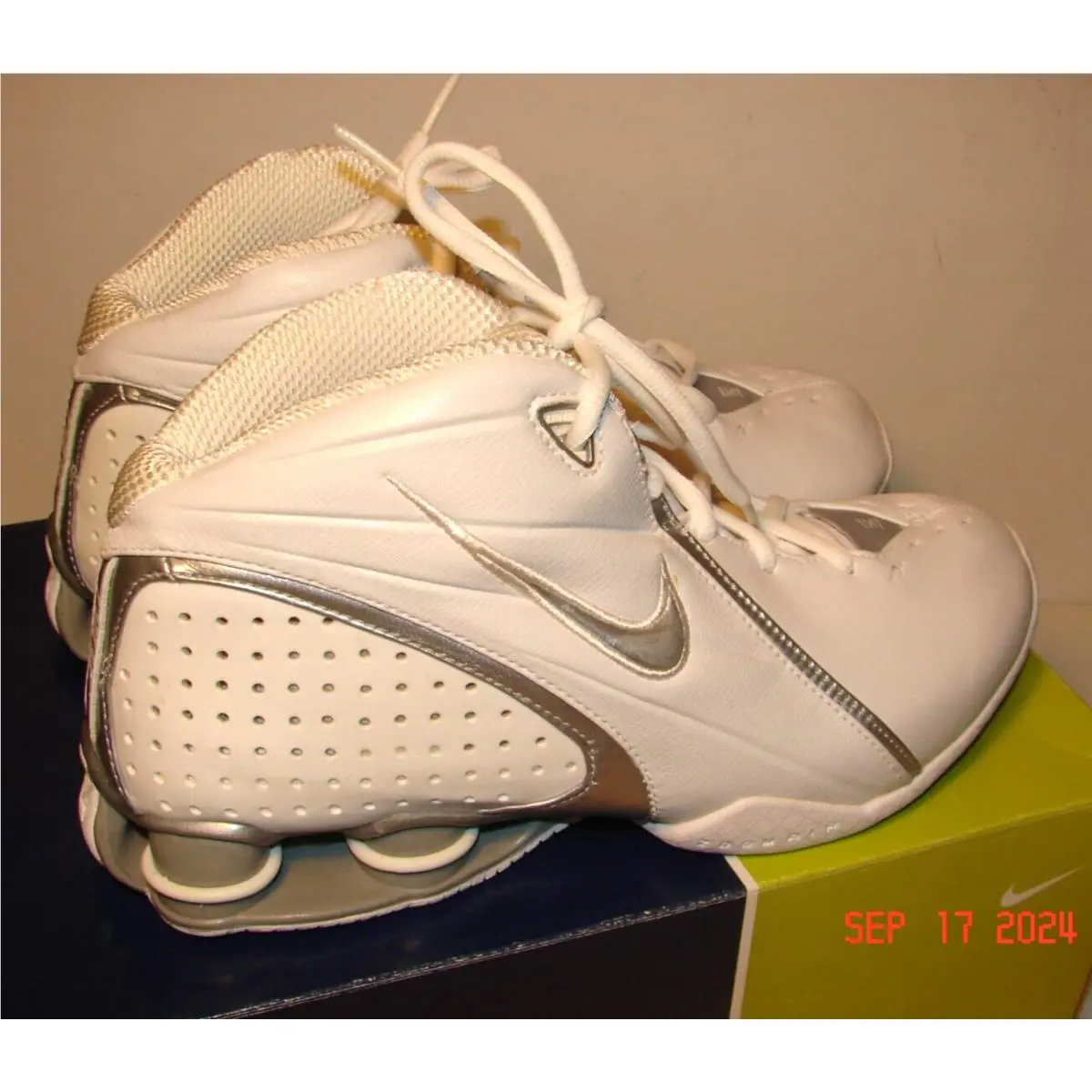 Nike shoes - Nike Shox - Shox - 311233101 - White 2