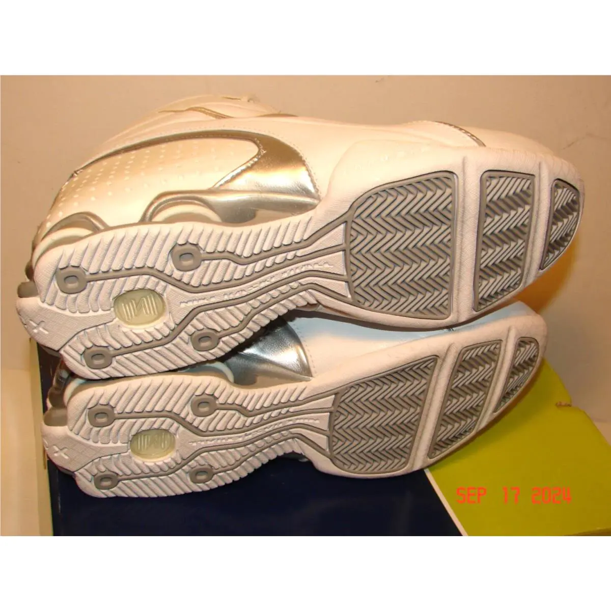Nike shoes - Nike Shox - Shox - 311233101 - White 6