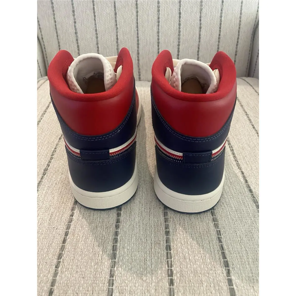 Nike shoes - Air Jordan 1 Mid SE - DQ7648-600 - Red 2