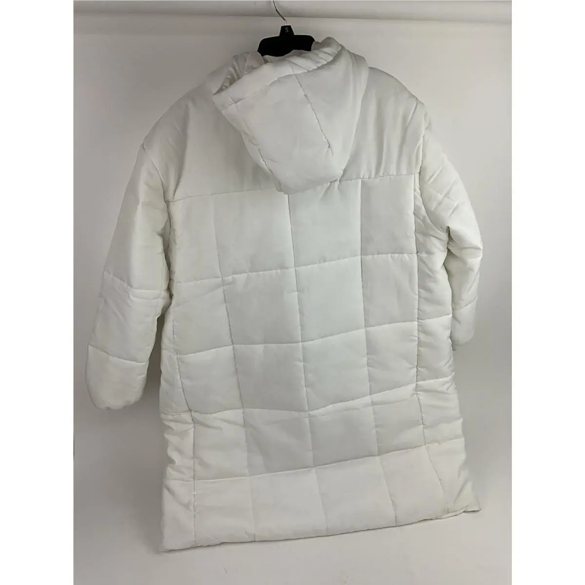 Nike clothing - White (UPC: 0196968335817) 0