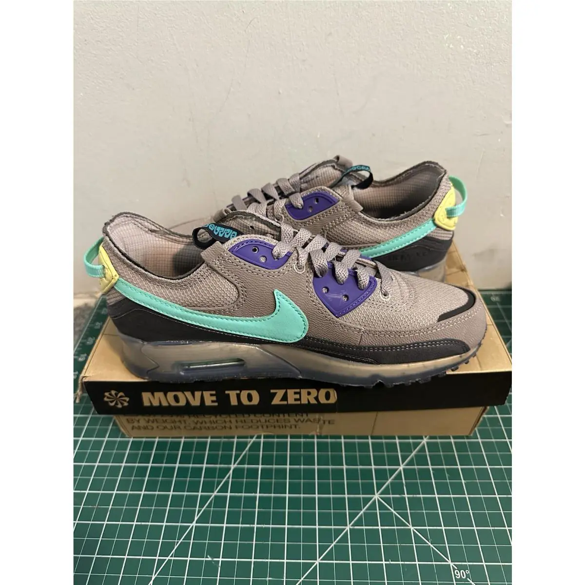 Nike shoes - DQ3987001 - DQ3987-001 - Brown 3