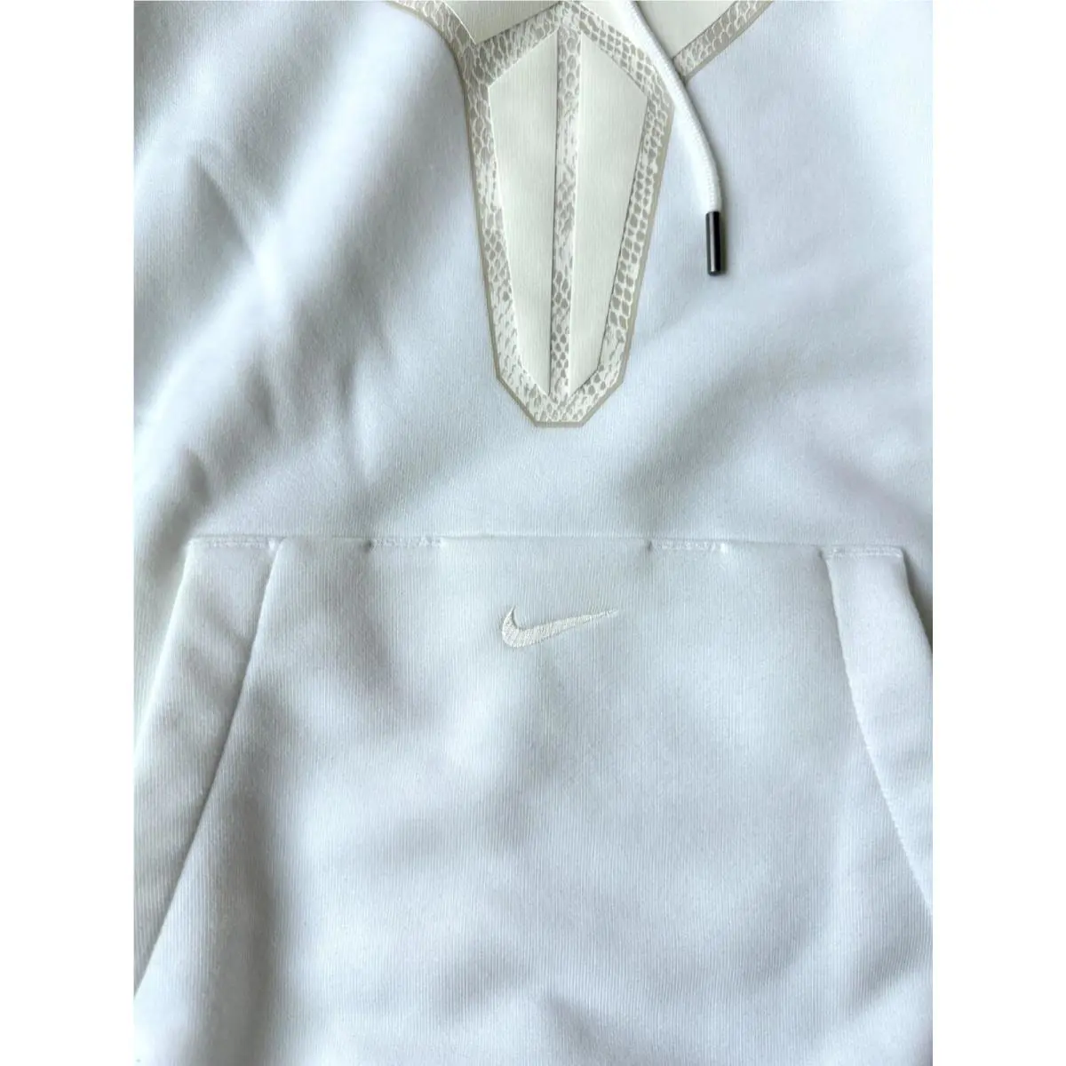 Nike clothing - White (UPC: 197598774199) 0