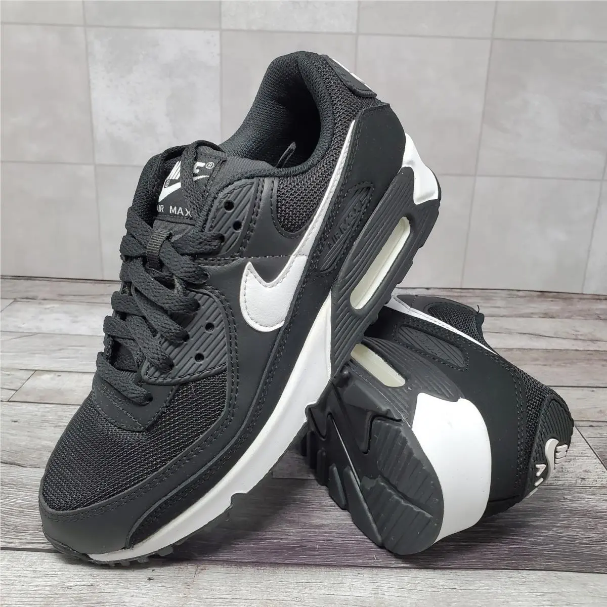Nike Air Max 90 Black White Leather Running CQ2560-001 Women’s Size 7.5
