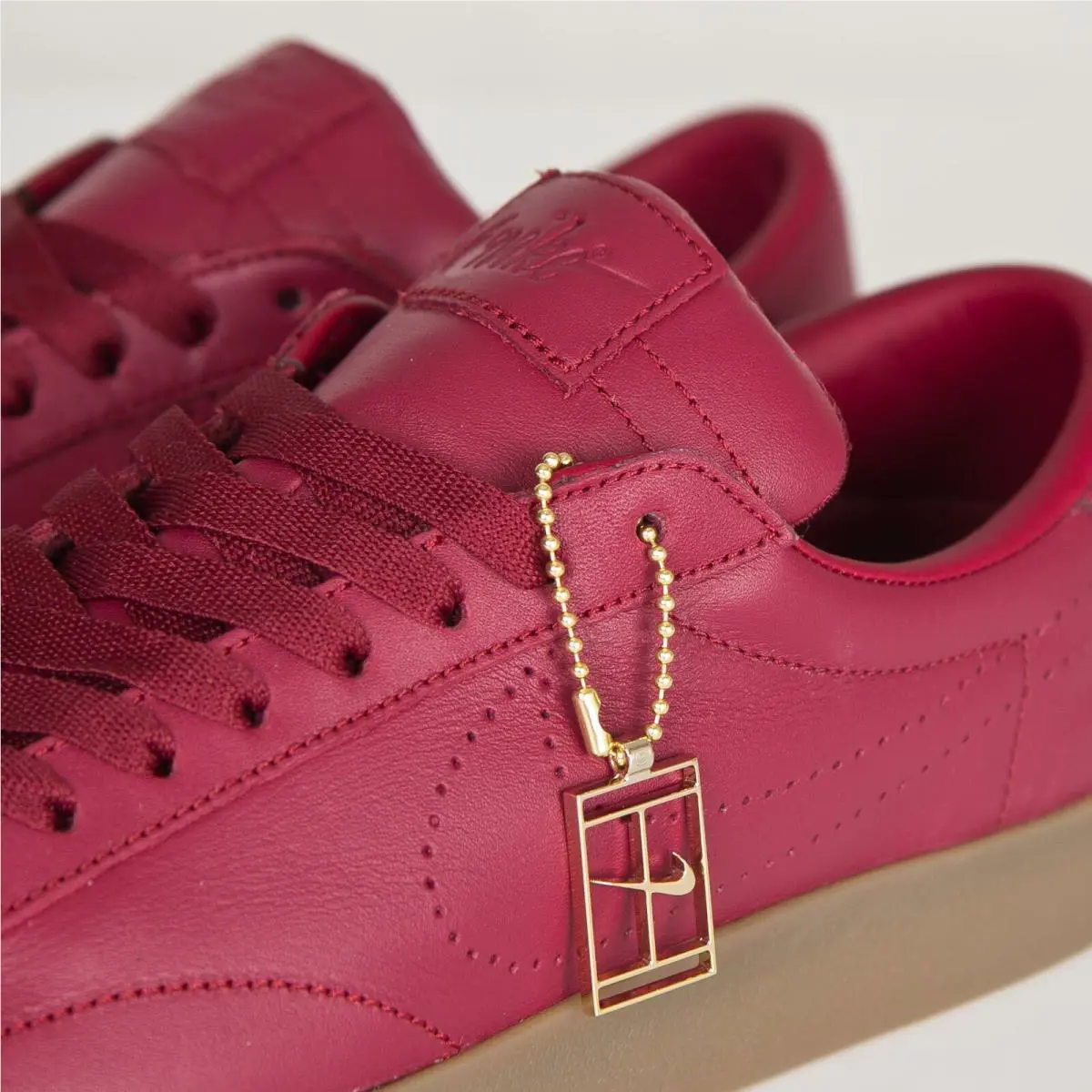 Nike shoes - Nike Tennis Classic - Tennis Classic - 813045-669 - Maroon 3
