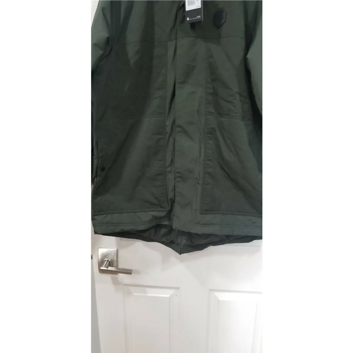 Nike clothing - Sequoia (UPC: 193151057464) 0