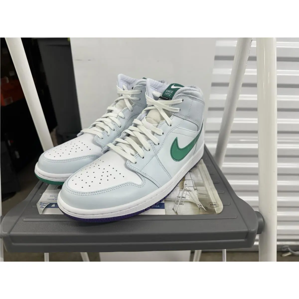Nike shoes - Air Jordan 1 Mid SE - CW5853 100 - White 2