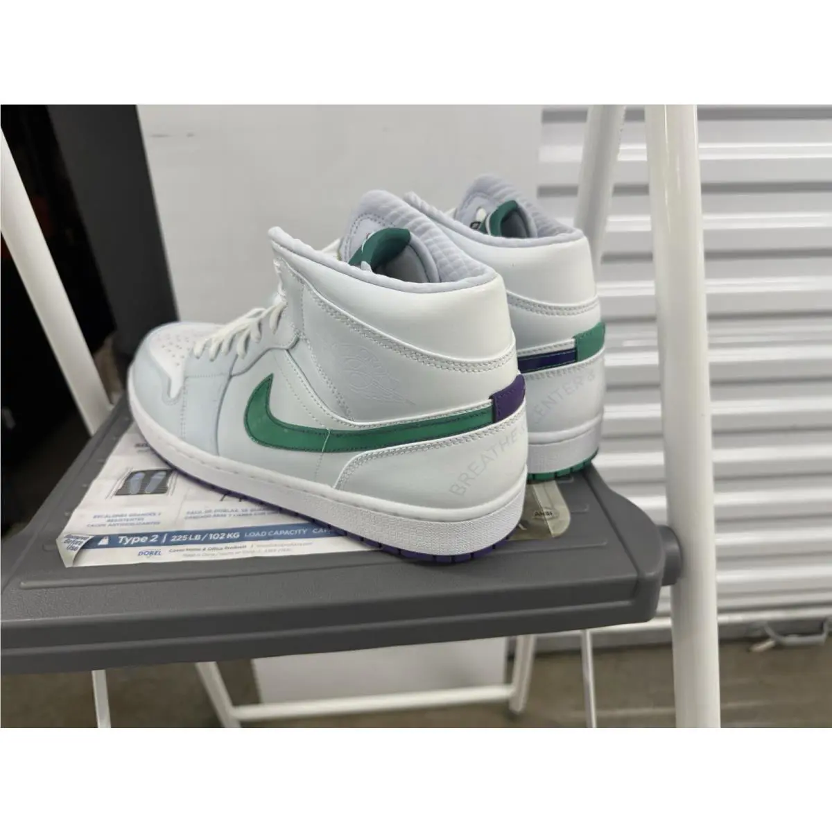 Nike shoes - Air Jordan 1 Mid SE - CW5853 100 - White 3