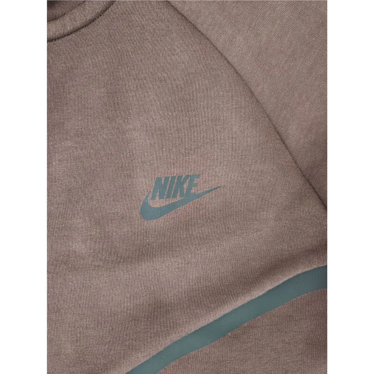 Nike clothing - Brown 1